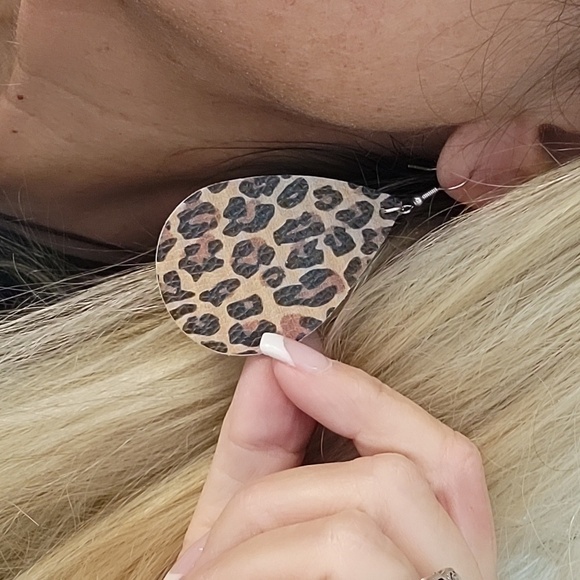 ANIMAL PRINT LEATHER EARRINGS - Picture 1 of 7